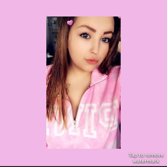 Meet your Posher, Hailey - Picture 1 of 1